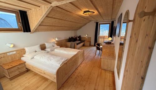 Family Room with Mountain View