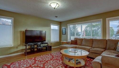Three-Bedroom Holiday Home 
