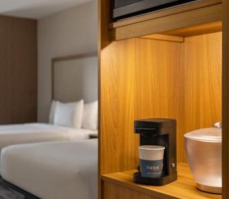 Queen Room with Two Queen Beds - Hearing Accessible
