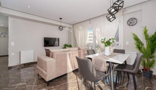 Two-Bedroom Deluxe Apartment with Balcony