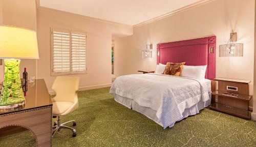Deluxe King Room