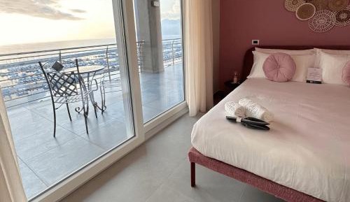 Deluxe Double Room with Balcony and Sea View