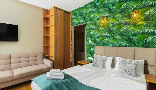 Deluxe Family Room