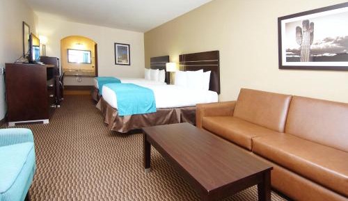 Queen Room with Two Queen Beds and Kitchenette - Non-Smoking