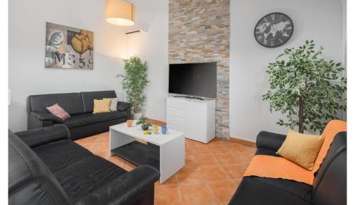 Two-Bedroom Holiday Home