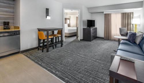 One-Bedroom Suite with City View