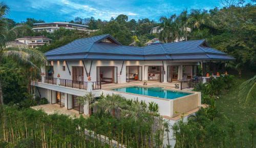 Seven-Bedroom House