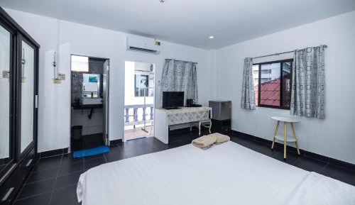 Queen Room with Balcony