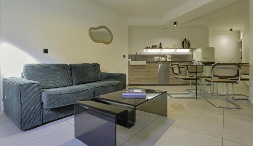 One-Bedroom Apartment with Garden