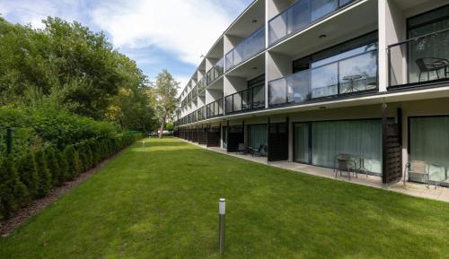 Apartment with Garden View