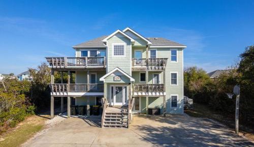 Six-Bedroom Holiday Home