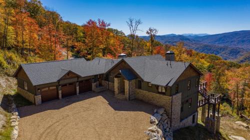 Five-Bedroom Holiday Home