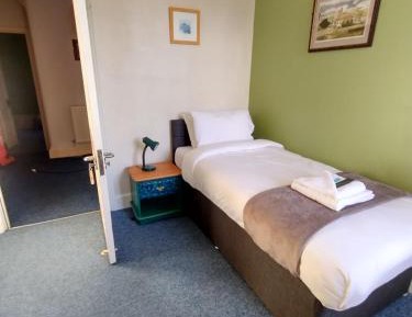 Single Room with Shared Toilet