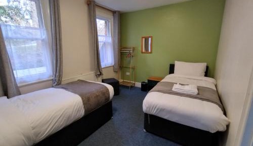 Twin Room with Private Bathroom