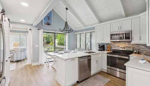 Three-Bedroom Holiday Home 