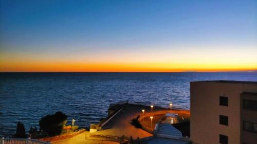 One-Bedroom Apartment with Sea View and Balcony