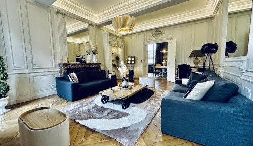 Deluxe Two-Bedroom Apartment with Garden View