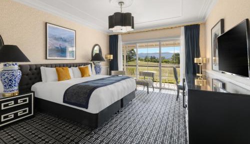 Grand King Room with Valley View