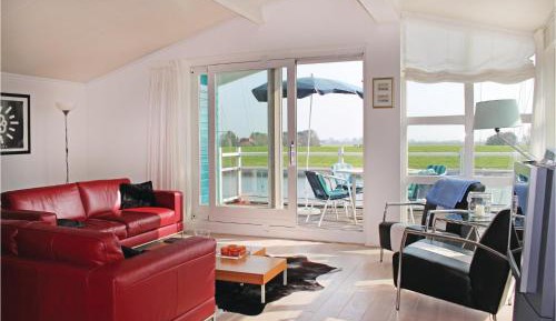 Three-Bedroom Holiday Home 