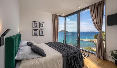 Three-Bedroom Vacation Home 