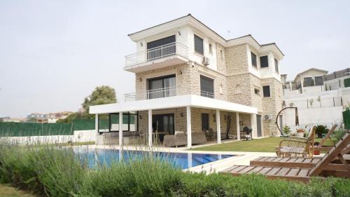 Deluxe Villa