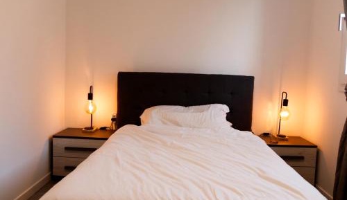 Single Room with Shared Bathroom