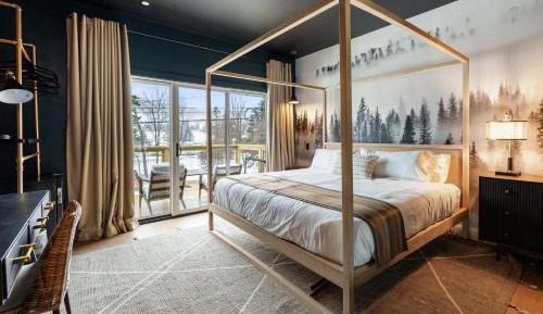 King Room with Balcony