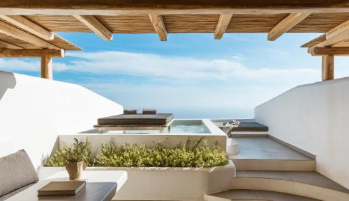 Superior Suite with Sea View and Heated Plunge Pool 