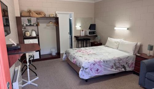 Deluxe Queen Room