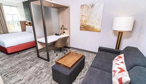 Suite with 2 Queen Trundle Beds 