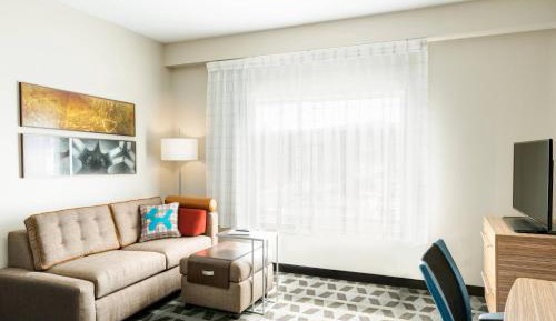 1 Bedroom Suite, 1 Queen, Sofa bed, Away from elevator
