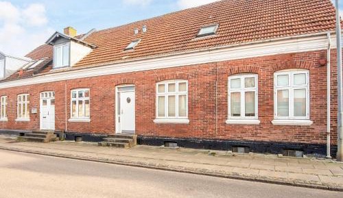 One-Bedroom Holiday Home