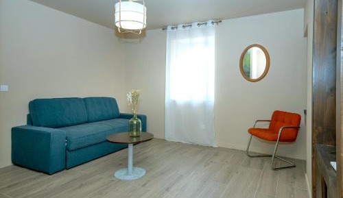 Superior One-Bedroom Apartment