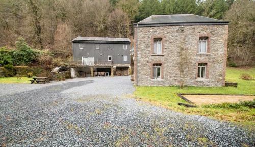 Six-Bedroom Holiday Home
