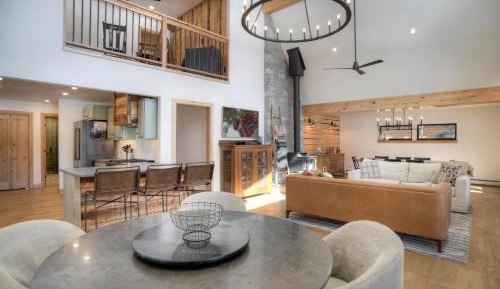 Four-Bedroom Holiday Home