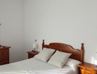 Queen Room with Shared Bathroom