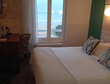 Deluxe Family Room with Sea View