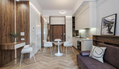 One-Bedroom Apartment with Balcony