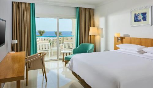 Premium Suite with Sea View - 1 King Bed