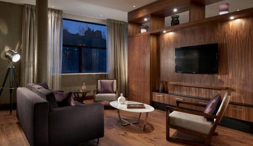 Lady Glenorchy Suite, Larger Suite, 1 King, City View 