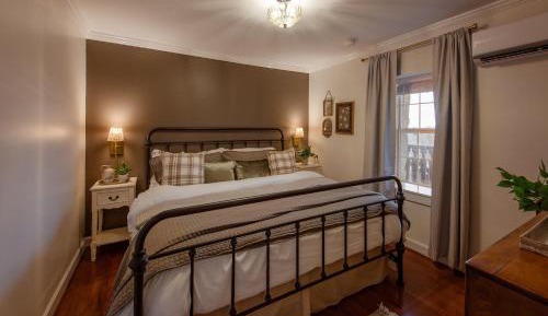 Deluxe King Suite