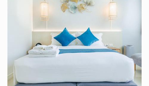 Apartment with Mountain View