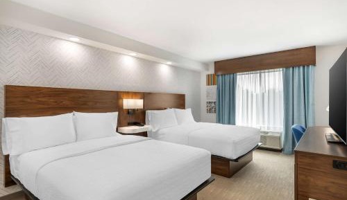 Queen Room with Two Queen Beds - Non-Smoking