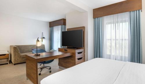 King Suite with Roll-In Shower - Non-Smoking