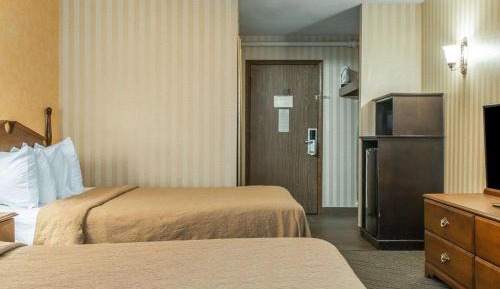Queen Room with Two Queen Beds - Non-Smoking