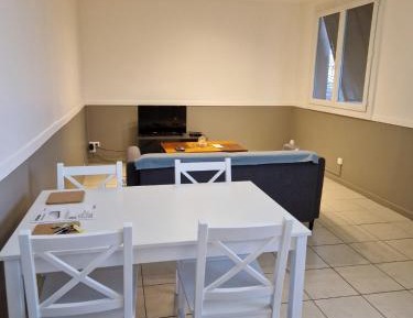 One-Bedroom Apartment - Sea Side