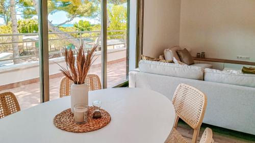 Two-Bedroom Apartment with Terrace and Sea View