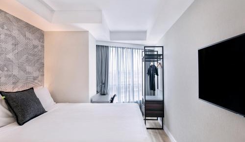 Standard Queen Room