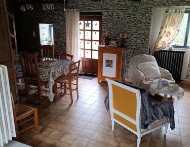 Deluxe Room (2 Adults + 1 Child)