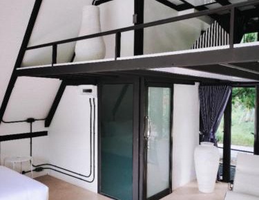 Family Room with Garden View